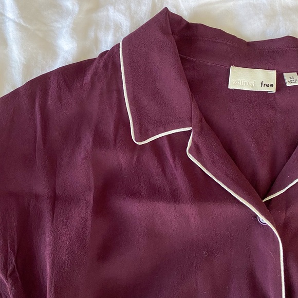 2/$40๐ CLOSET CLEAN OUT: Aritzia button up blouse with tie - Picture 2 of 8